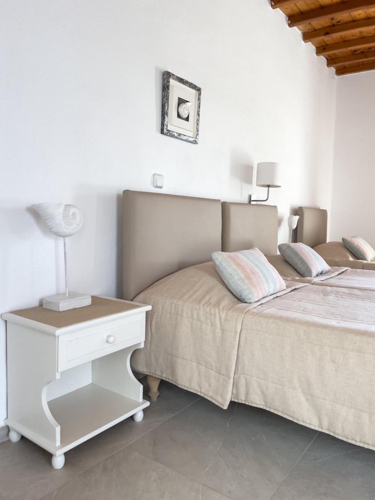 Twins Apartments By Mina Ornos  Bagian luar foto