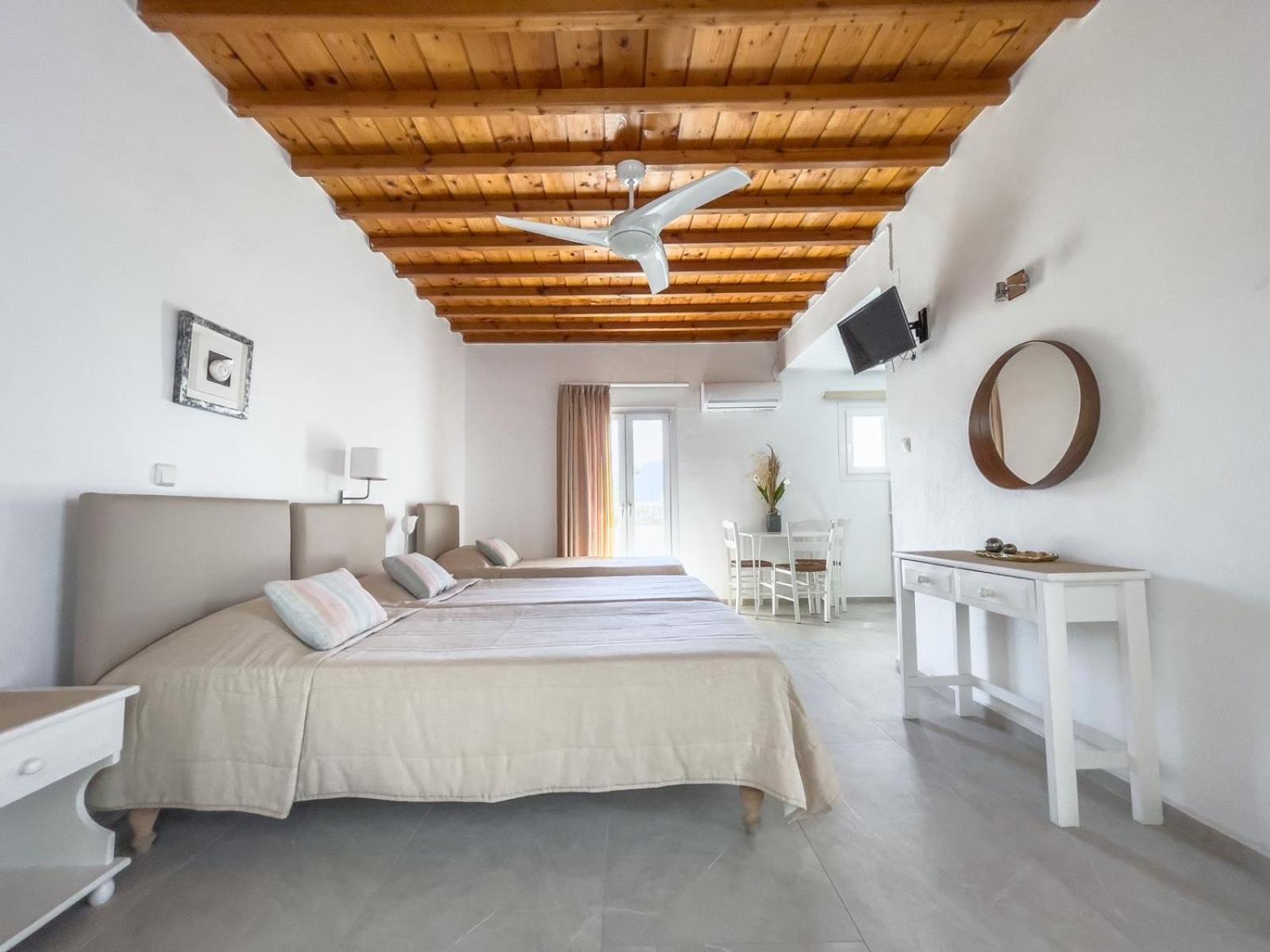 Twins Apartments By Mina Ornos  Bagian luar foto