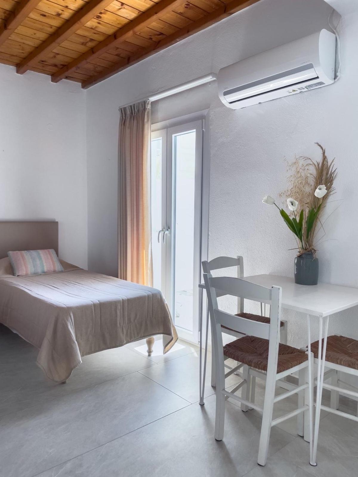 Twins Apartments By Mina Ornos  Bagian luar foto