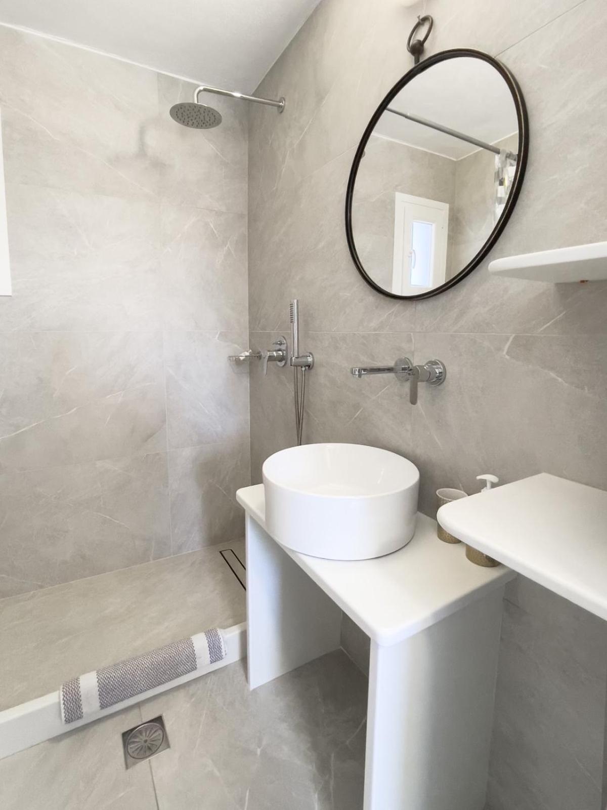 Twins Apartments By Mina Ornos  Bagian luar foto