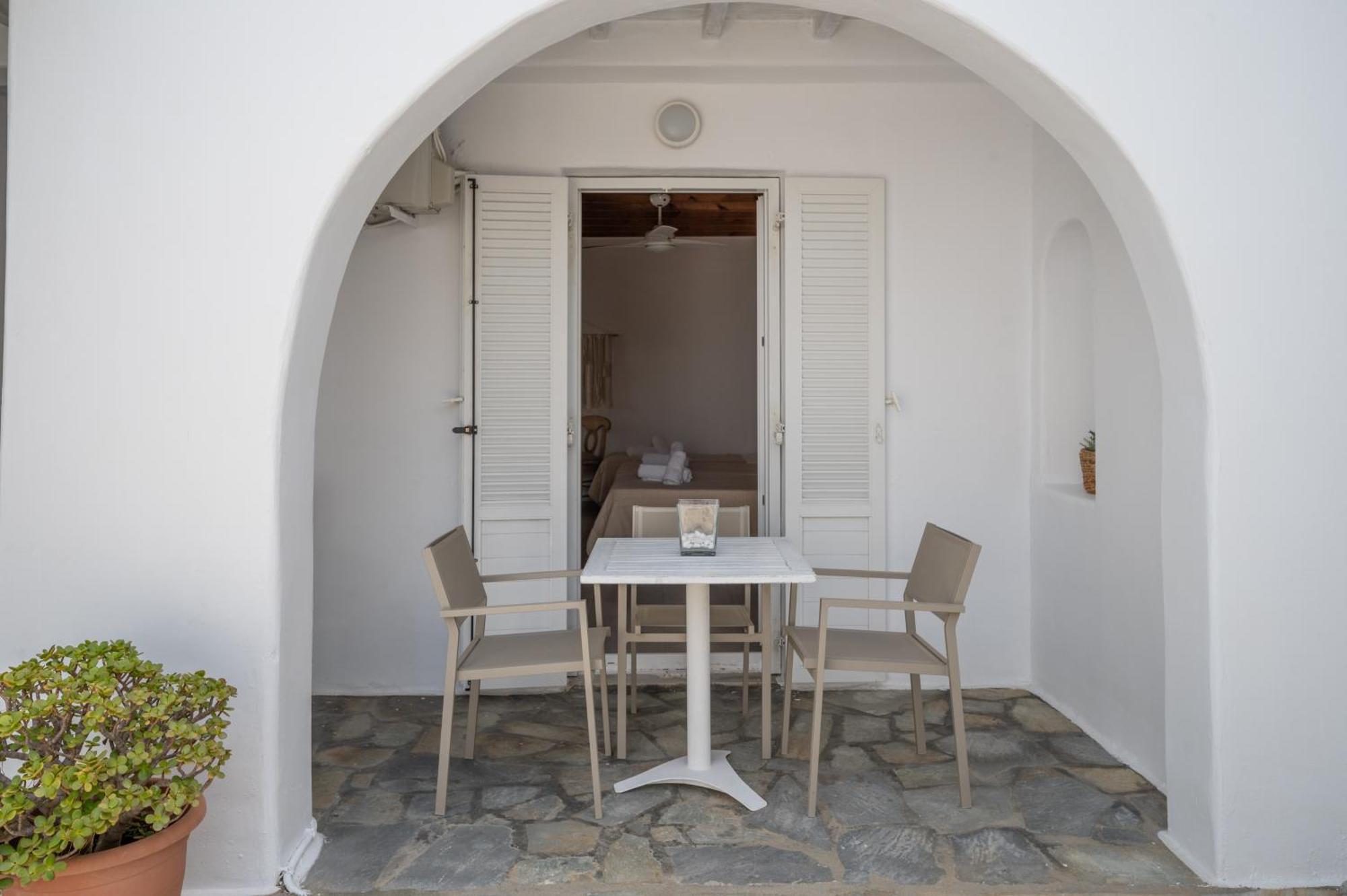 Twins Apartments By Mina Ornos  Bagian luar foto